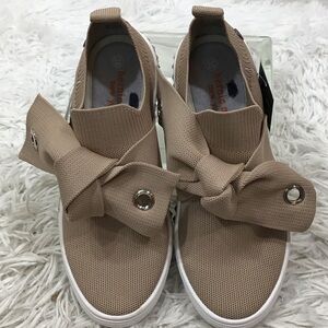 bernie mev. Amaryllis knit Taupe Slip-On Sneakers with Bow 38 NWT